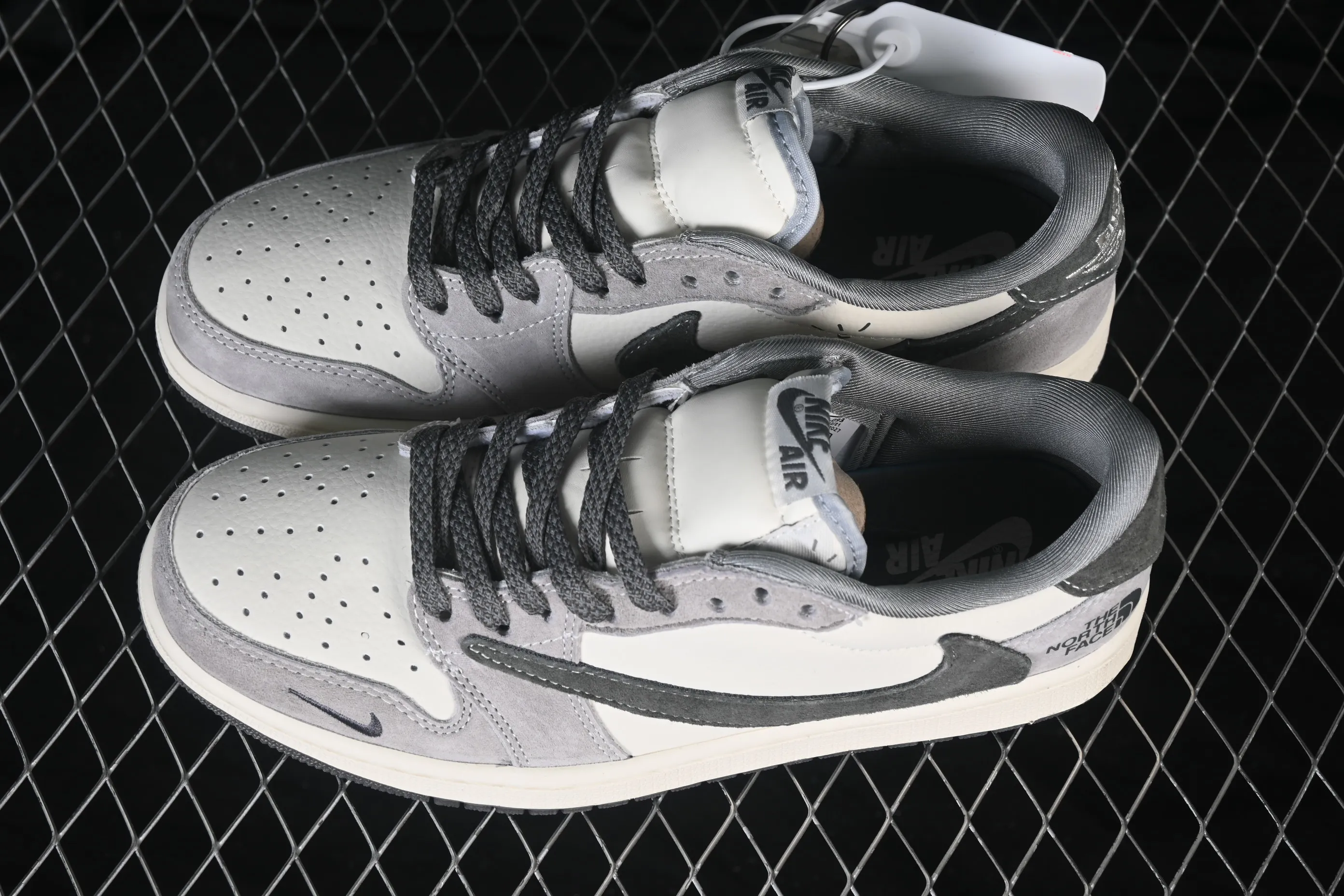 All categories Air Jordan Jordan series basketball shoes Air Jordan 1 Low High-end customized low-top sneakers Travis Scott x Fragment Design x Air Jordan 1 Low OG SP AJ1 Joe 1 joint model low-top cultural casual sneakers XS2025-093